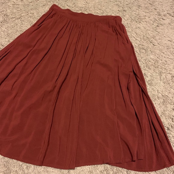 Flowy Midi Skirt - Picture 4 of 5